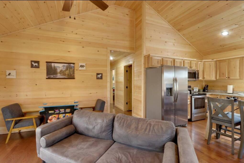 New Serene, Fun & Comfy Cabin- Covered Deck, Grill, Arcade マーフィ エクステリア 写真