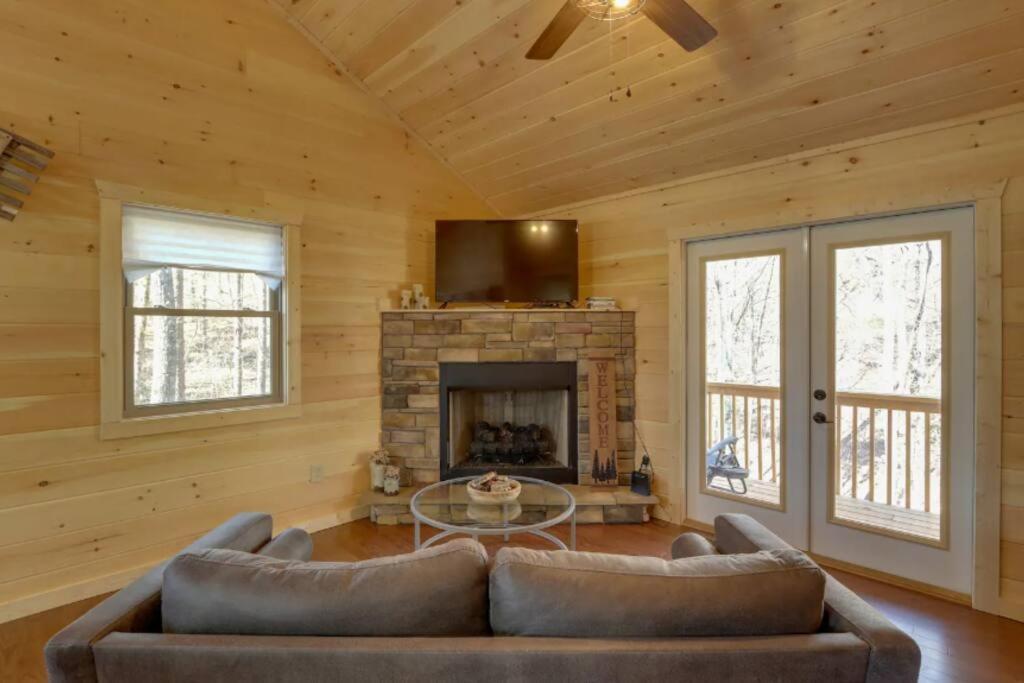 New Serene, Fun & Comfy Cabin- Covered Deck, Grill, Arcade マーフィ エクステリア 写真