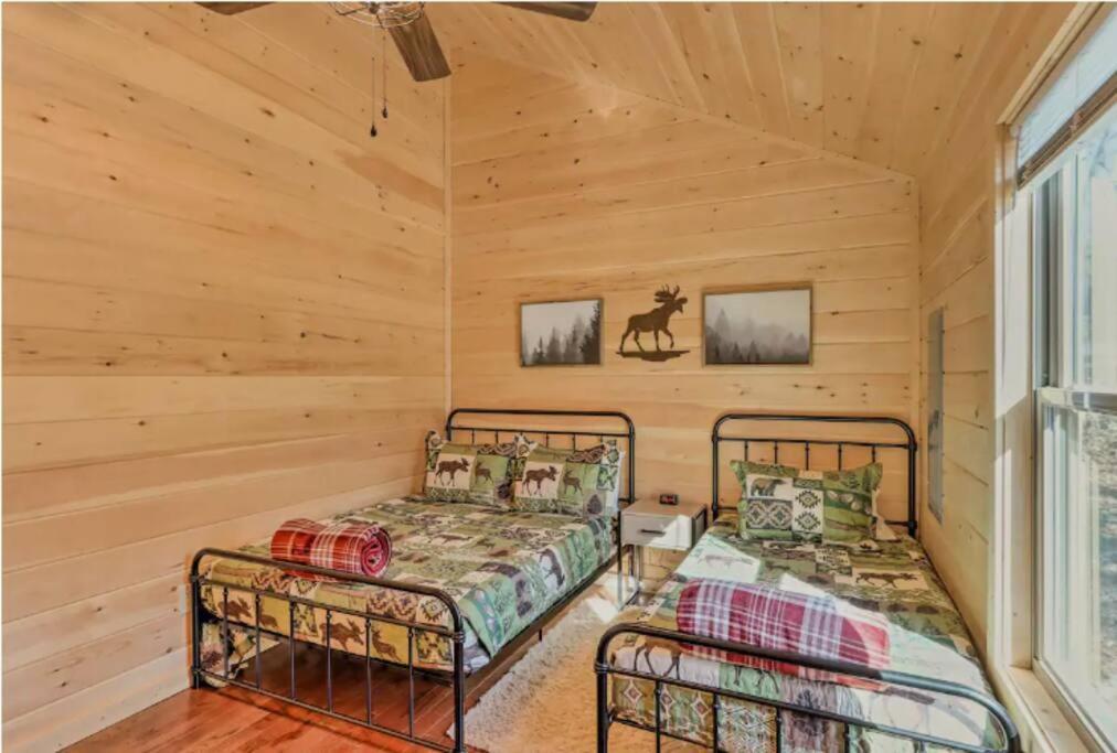 New Serene, Fun & Comfy Cabin- Covered Deck, Grill, Arcade マーフィ エクステリア 写真
