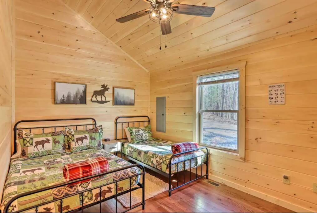 New Serene, Fun & Comfy Cabin- Covered Deck, Grill, Arcade マーフィ エクステリア 写真